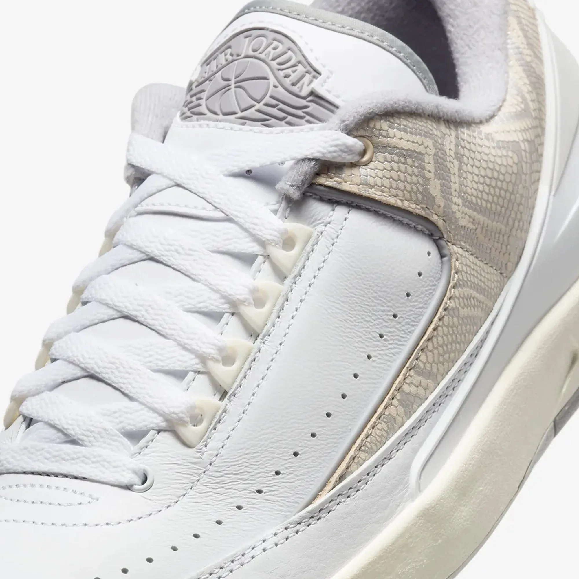 AIR JORDAN 2 RETRO LOW 'WHITE/CEMENT GREY-SANDDRIFT-NEUTRAL GREY'