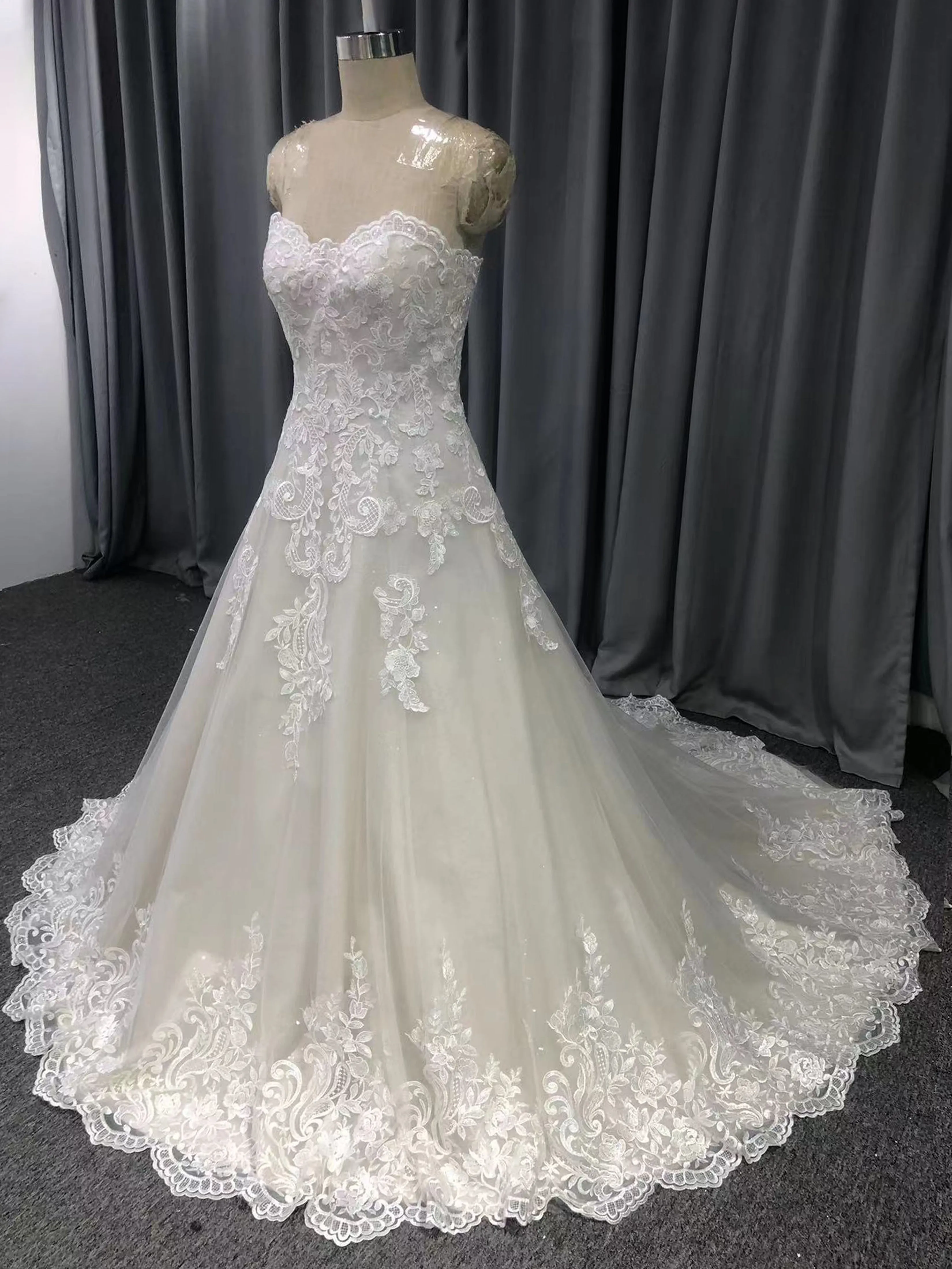 Cache cœur Dentelle&Tulle Robe de Mariée avec Traîne de balayage / pinceau