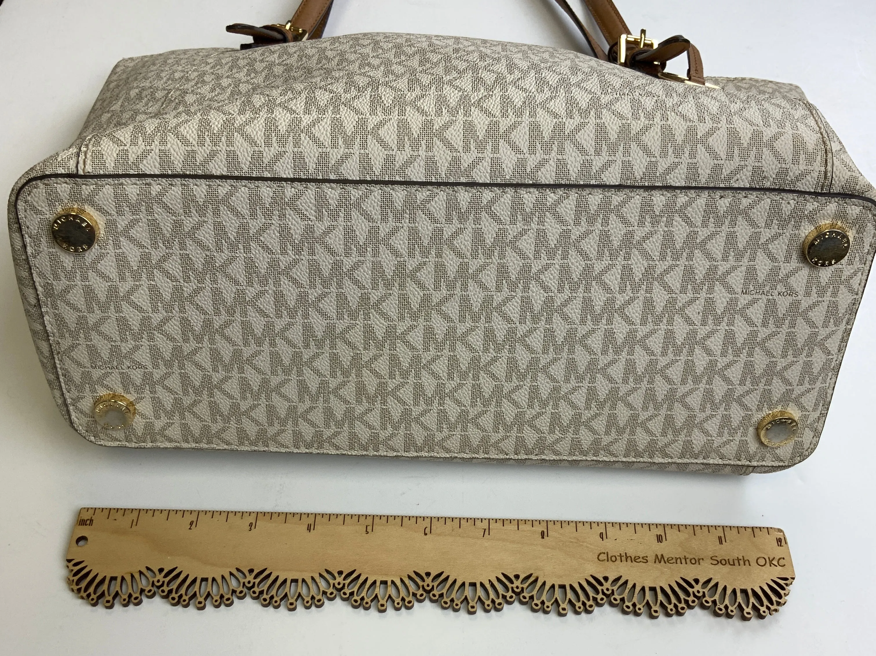 Handbag Designer By Michael Kors  Size: Medium