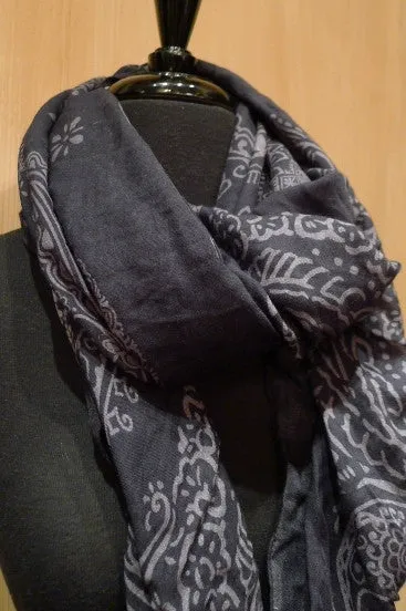 HTC Hollywood Trading Company Cachemire Skull Bandana Scarf