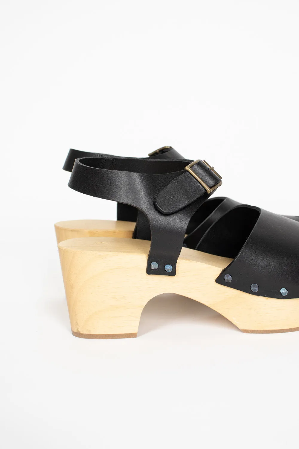 Leather Clogs Black