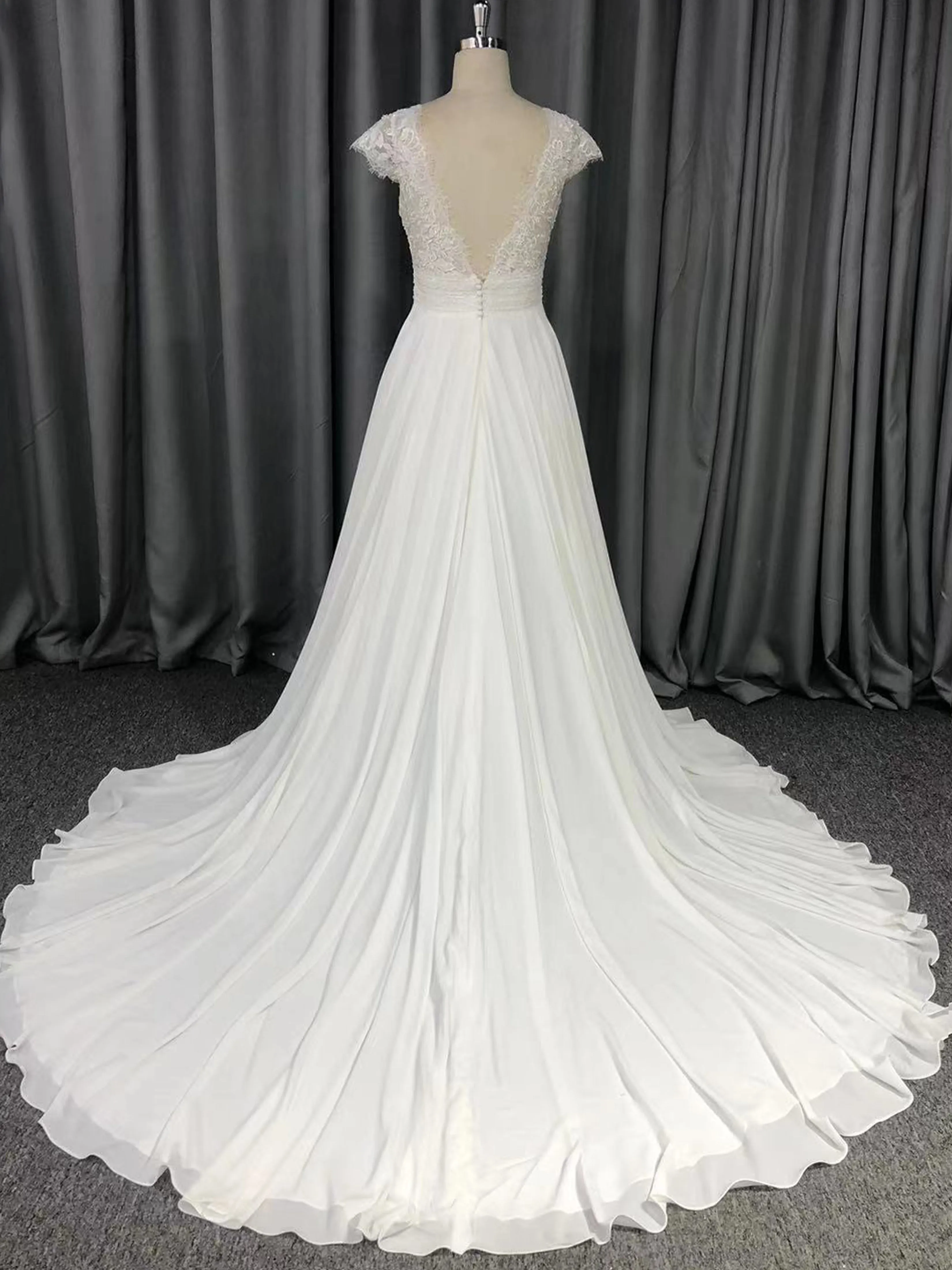 Robe trapèze Col V  Dentelle&Mousseline Robe de Mariée avec la courte traîne