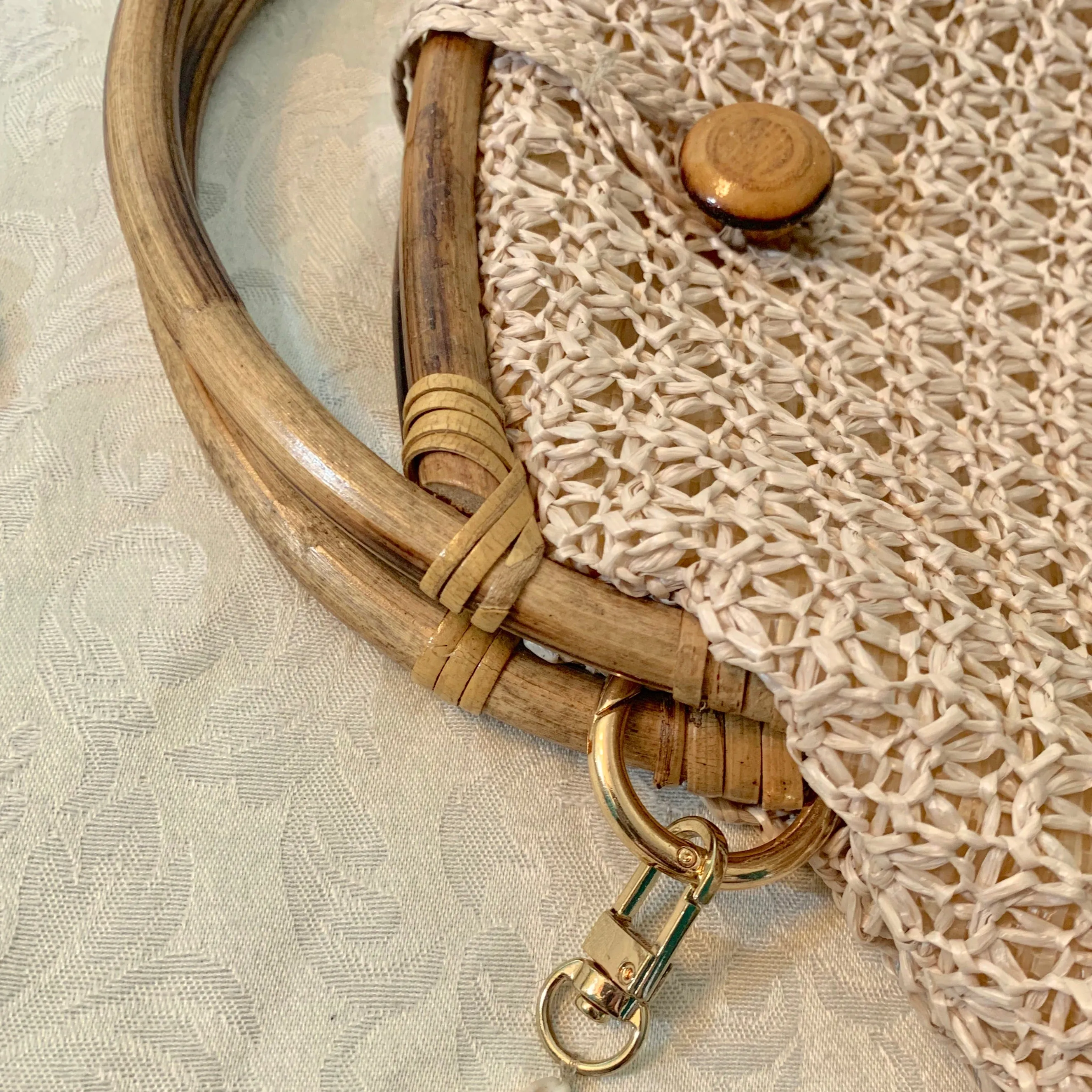 Woven straw shell bag